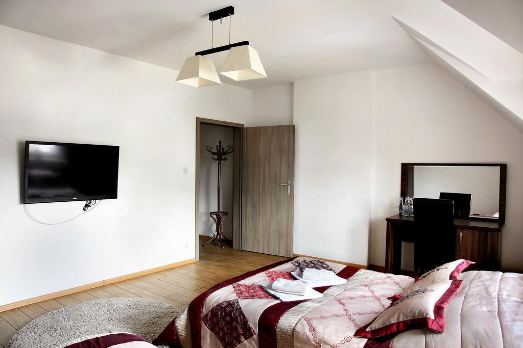 Wodnik Acomodação com café da manhã Krosno Quarto foto